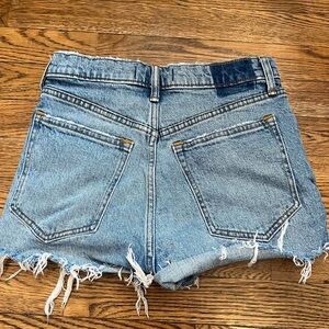 Abercrombie & Fitch Mom Short high rise size 26